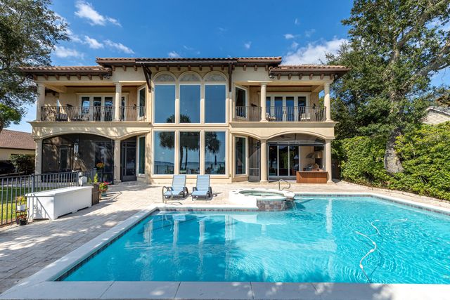 7 Bay Cove Lane, Shalimar, FL 32579