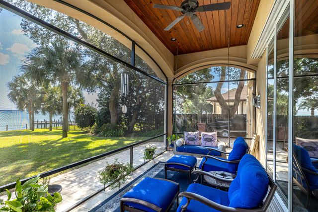 7 Bay Cove Lane, Shalimar, FL 32579