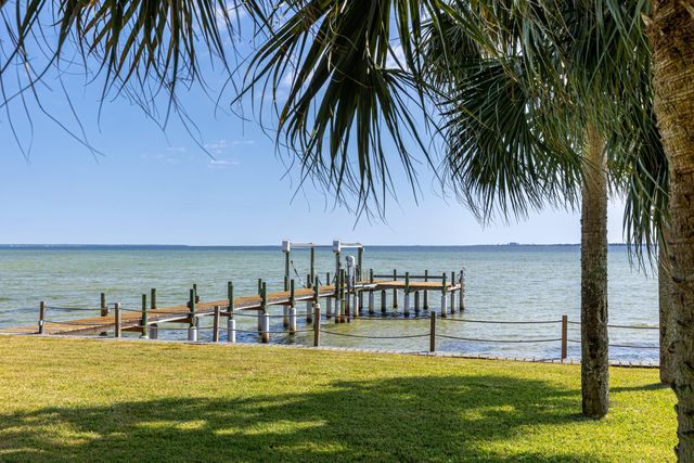 7 Bay Cove Lane, Shalimar, FL 32579