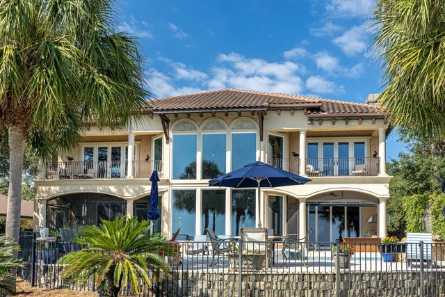 7 Bay Cove Lane, Shalimar, FL 32579