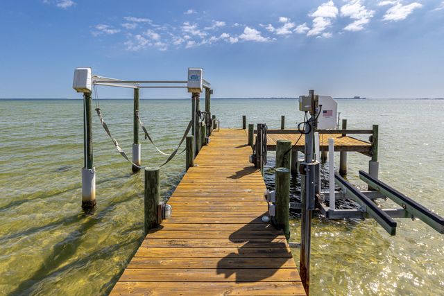 7 Bay Cove Lane, Shalimar, FL 32579