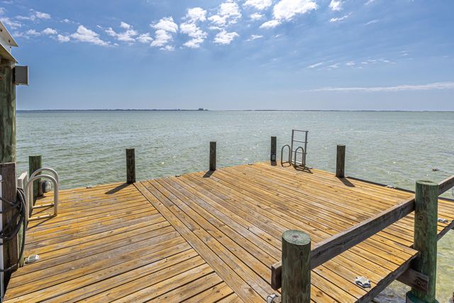 7 Bay Cove Lane, Shalimar, FL 32579