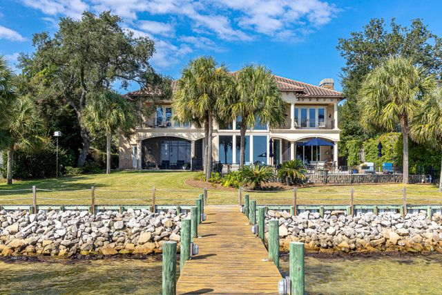 7 Bay Cove Lane, Shalimar, FL 32579