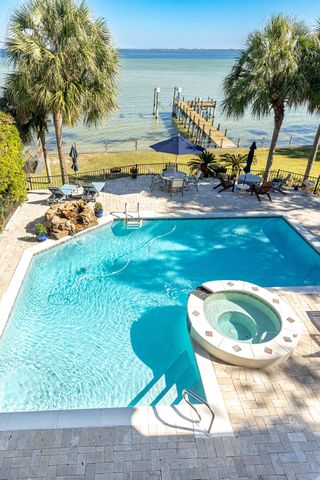 7 Bay Cove Lane, Shalimar, FL 32579