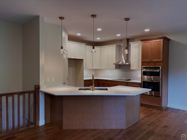 3309 SE 23rd ST, Topeka, KS 66605