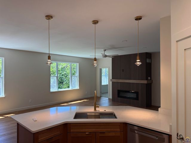3309 SE 23rd ST, Topeka, KS 66605