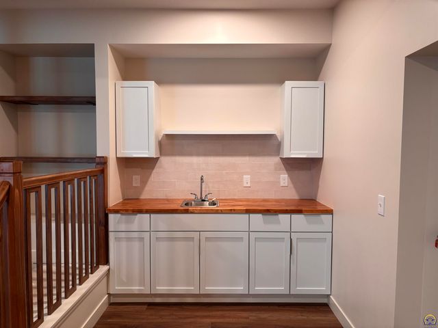 3309 SE 23rd ST, Topeka, KS 66605