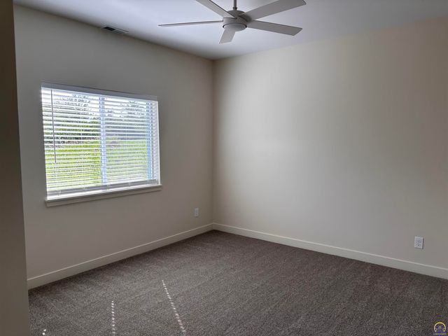 3309 SE 23rd ST, Topeka, KS 66605