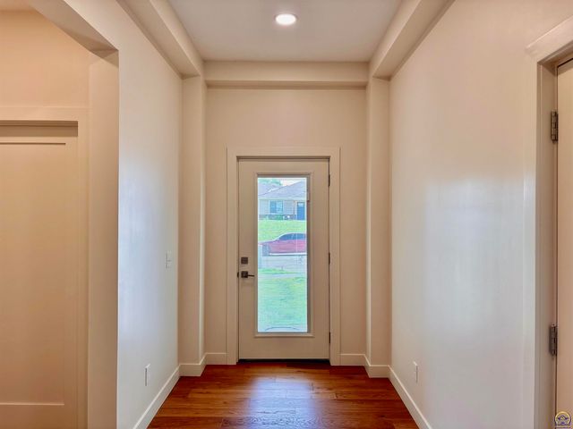 3309 SE 23rd ST, Topeka, KS 66605