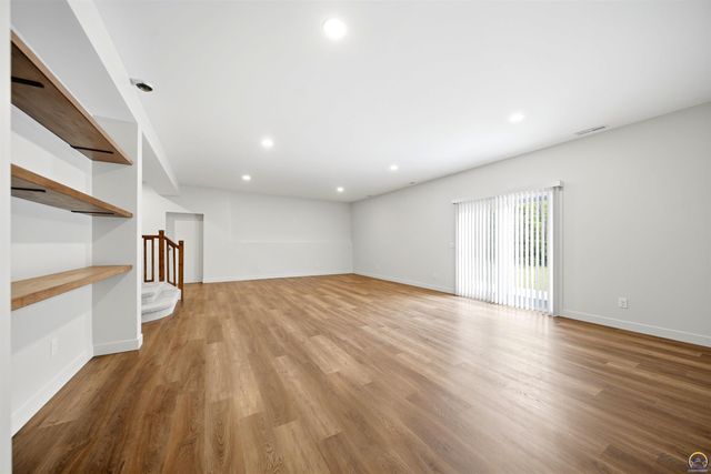 3309 SE 23rd ST, Topeka, KS 66605