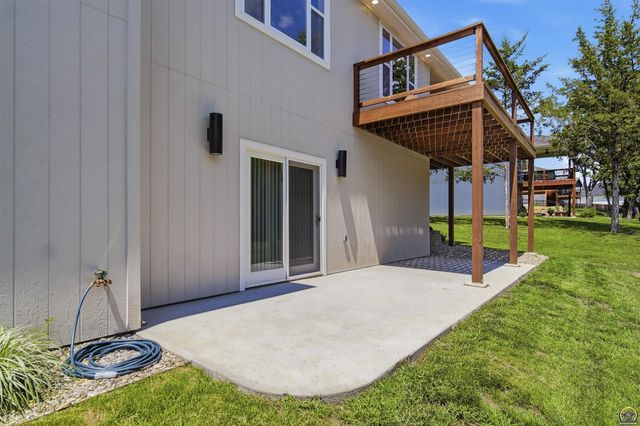 3309 SE 23rd ST, Topeka, KS 66605
