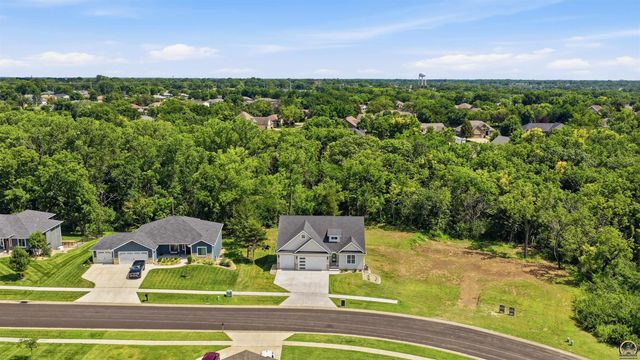 3309 SE 23rd ST, Topeka, KS 66605