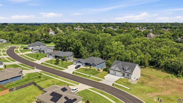 3309 SE 23rd ST, Topeka, KS 66605