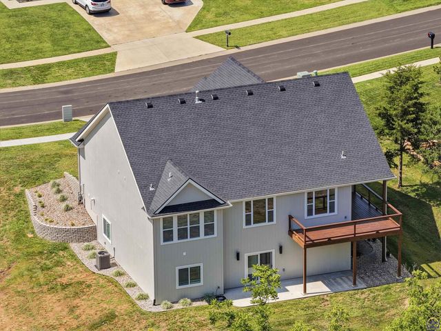 3309 SE 23rd ST, Topeka, KS 66605