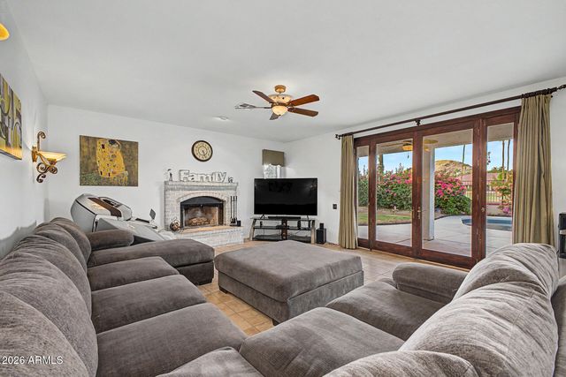 6154 W QUAIL Avenue, Glendale, AZ 85308