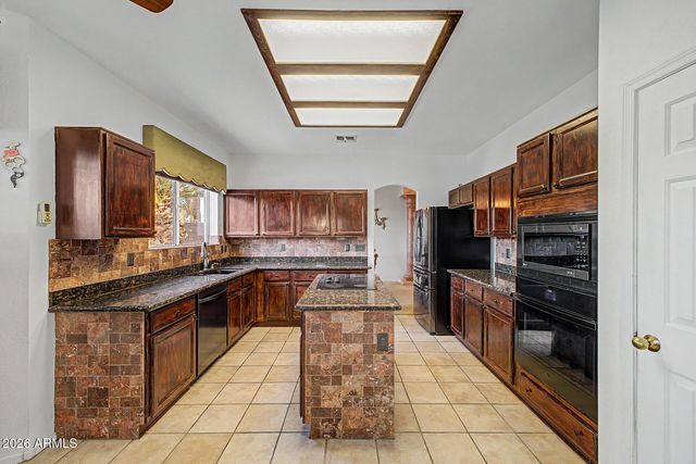 6154 W QUAIL Avenue, Glendale, AZ 85308