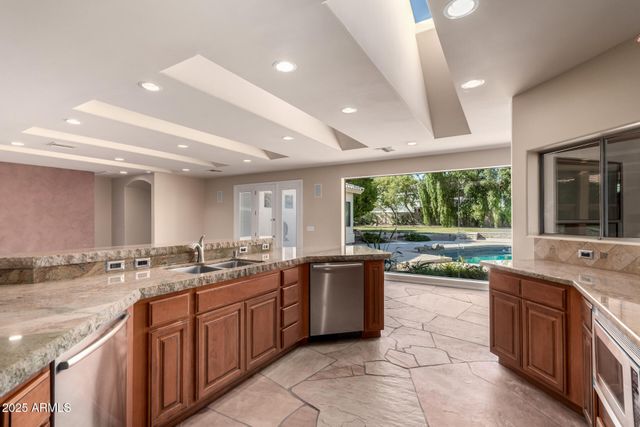 3342 E SUNCREST Court, Phoenix, AZ 85044