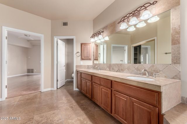 3342 E SUNCREST Court, Phoenix, AZ 85044