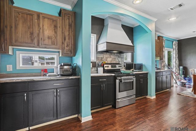 5711 Rollins Rd, Zachary, LA 70791