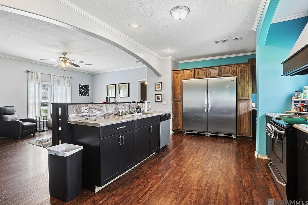 5711 Rollins Rd, Zachary, LA 70791