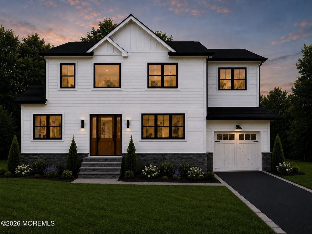 32 Lake Boulevard, Aberdeen, NJ 07747
