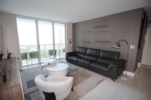 325 S Biscayne Blvd 1822, Miami, FL 33131