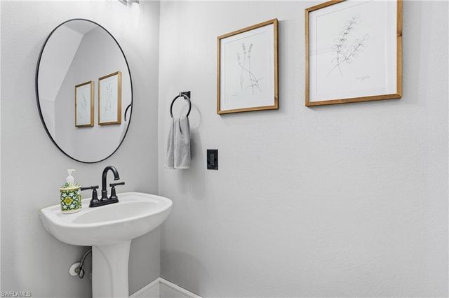 2649 Citrus Key Lime CT, Naples, FL 34120