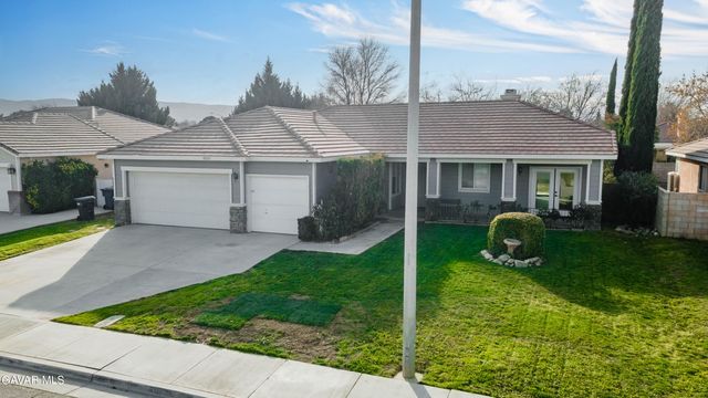 43323 Honeybee Lane, Lancaster, CA 93536