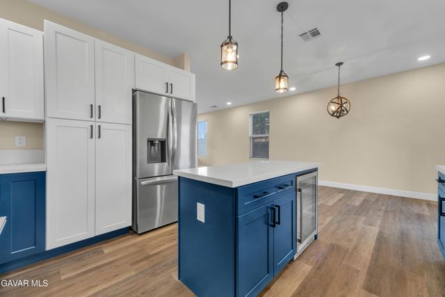 43323 Honeybee Lane, Lancaster, CA 93536