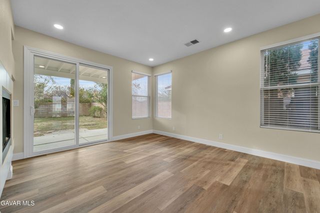 43323 Honeybee Lane, Lancaster, CA 93536
