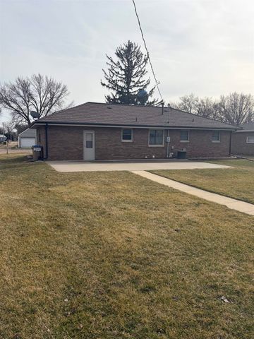 203 E Benton Street, Hazleton, IA 50641