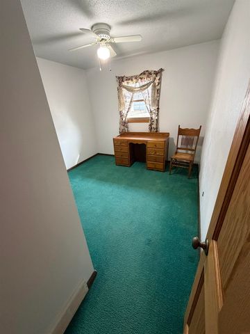 203 E Benton Street, Hazleton, IA 50641