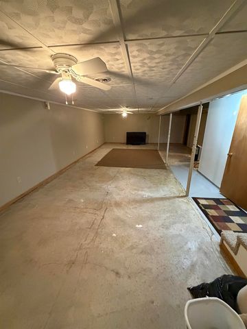 203 E Benton Street, Hazleton, IA 50641