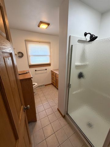 203 E Benton Street, Hazleton, IA 50641