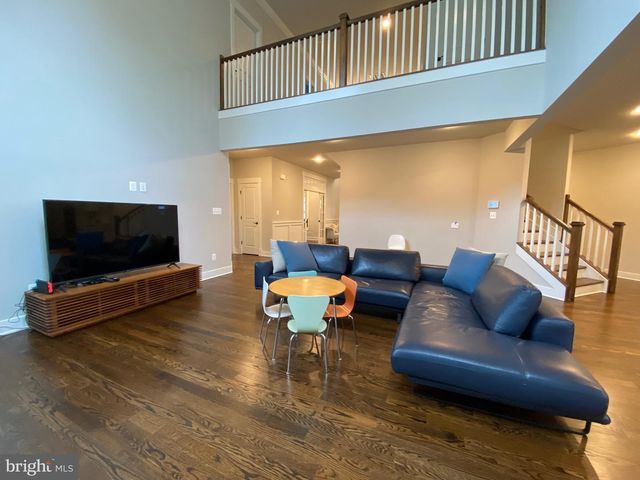 2233 N UNDERWOOD ST, Falls Church, VA 22043