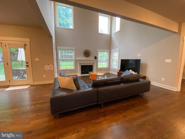 2233 N UNDERWOOD ST, Falls Church, VA 22043
