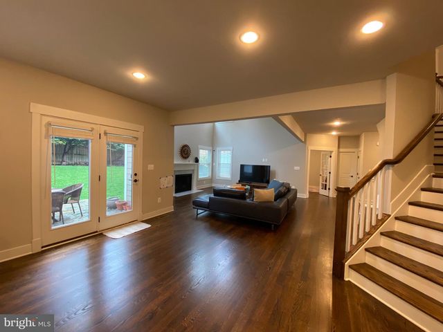 2233 N UNDERWOOD ST, Falls Church, VA 22043