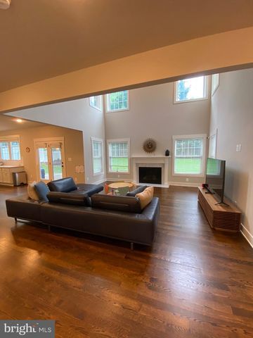 2233 N UNDERWOOD ST, Falls Church, VA 22043