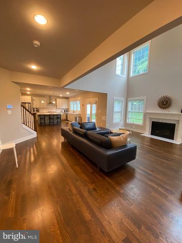 2233 N UNDERWOOD ST, Falls Church, VA 22043