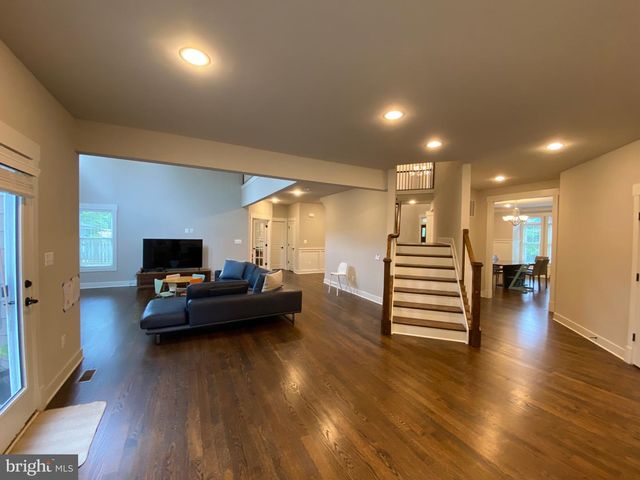 2233 N UNDERWOOD ST, Falls Church, VA 22043