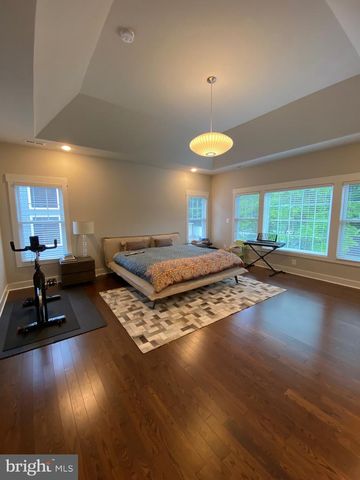 2233 N UNDERWOOD ST, Falls Church, VA 22043