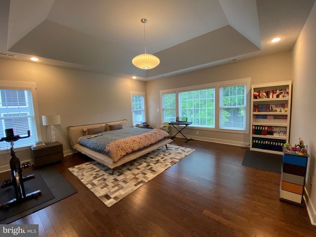 2233 N UNDERWOOD ST, Falls Church, VA 22043
