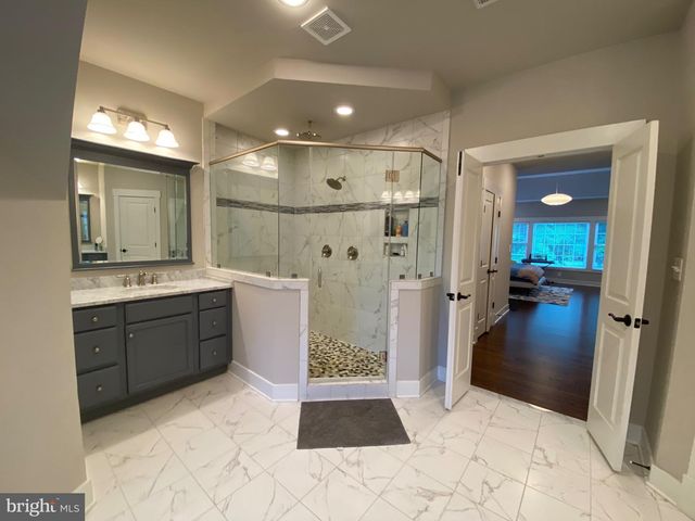 2233 N UNDERWOOD ST, Falls Church, VA 22043