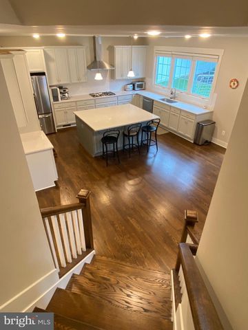 2233 N UNDERWOOD ST, Falls Church, VA 22043