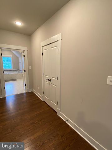 2233 N UNDERWOOD ST, Falls Church, VA 22043