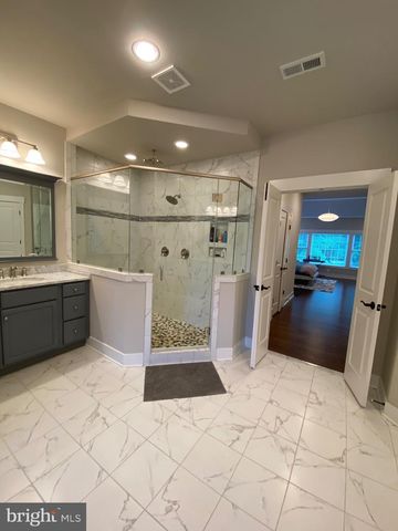2233 N UNDERWOOD ST, Falls Church, VA 22043