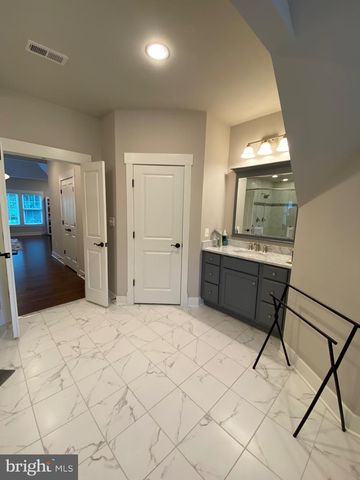 2233 N UNDERWOOD ST, Falls Church, VA 22043