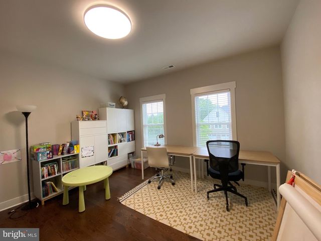 2233 N UNDERWOOD ST, Falls Church, VA 22043