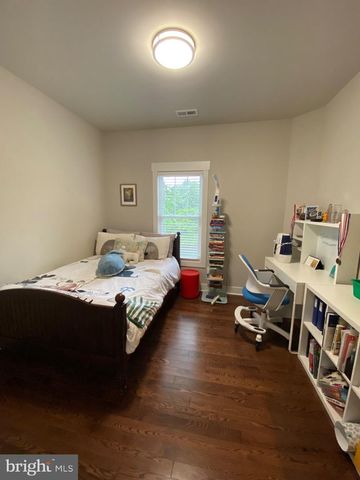 2233 N UNDERWOOD ST, Falls Church, VA 22043