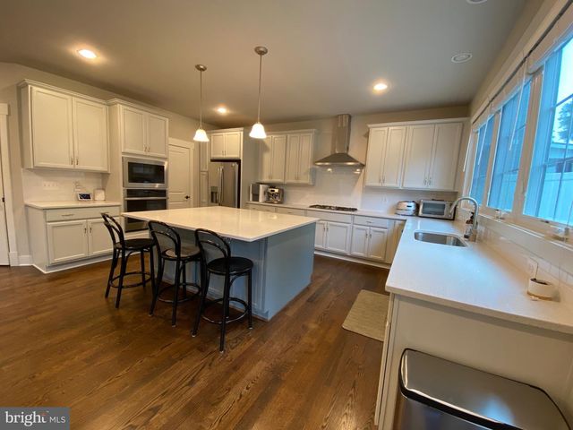2233 N UNDERWOOD ST, Falls Church, VA 22043